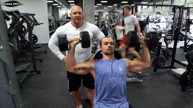 Tréninkový Split A | Tlakový Den. Prsa, Ramena, Triceps. Jak Trénovat Zaostávající Partie?