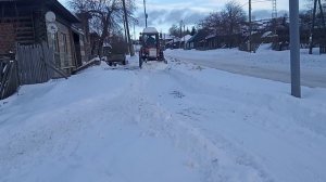 трактор Т 25, цепи на колеса, снежные сугробы