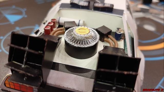 Делориан из бумаги (Назад в будущее)/Paper Delorean (Back To The Future)