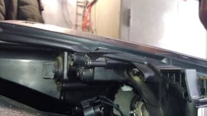 Как поменять лампочку ближнего света на HUNDAI i30....