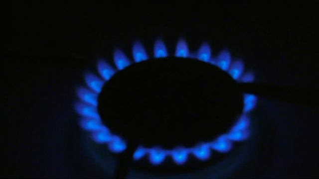 Чуток поигрался с огоньком #2 (test Panasonic DVX200 4K UHD 50p) смотреть онлайн