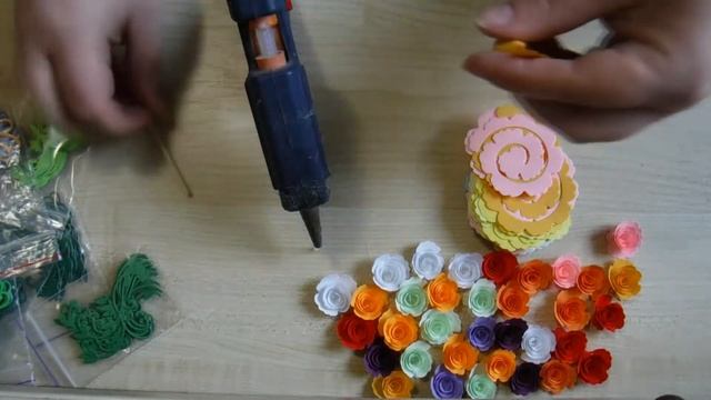 Кручу 100 цветов. Скрапбукинг // I twist 100 flowers. Scrapbooking смотреть онлайн