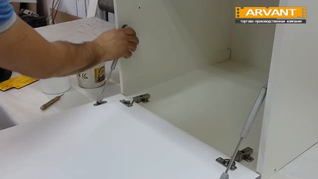 Установка газлифтов на кухонные фасады (ARVANT) смотреть онлайн