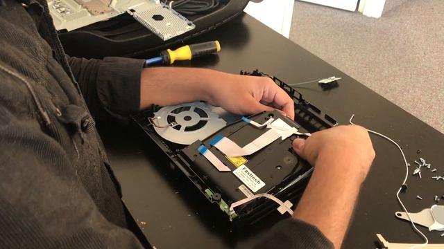 PS4 Slim Disc Drive Replacement (CUH-2015/2115/2215)-How to Fix Game Reading Issues/Dirty Disc Erro смотреть онлайн