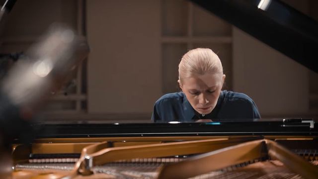 Svetlana Andreeva : Wild Piano Sonata Mvt 1 - Christian Schittenhelm смотреть онлайн