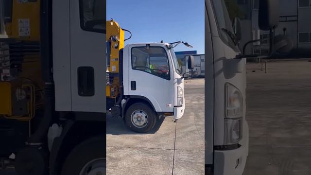 Isuzu бортовая платформа с манипулятором, XCMG SQS100-4. Борт 6 метров, КМУ 4 тонны. смотреть онлайн