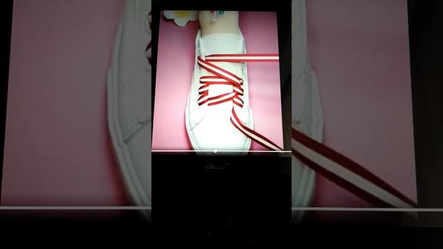 [#ЛилияКулешова] "Оригинальные способы завязывания шнурков на кроссовках." смотреть онлайн