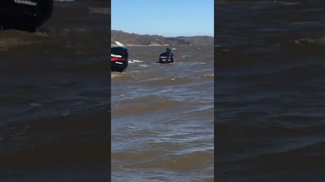 Guy sinks bass boat on kentucky lake смотреть онлайн