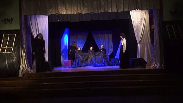 Спектакль "Дом Бернарды Альбы" смотреть онлайн