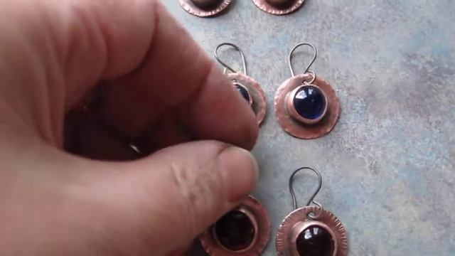 Медные круглые серьги с синим, красным, оранжевым стеклом Медные украшения Подарок на медную свадьб смотреть онлайн
