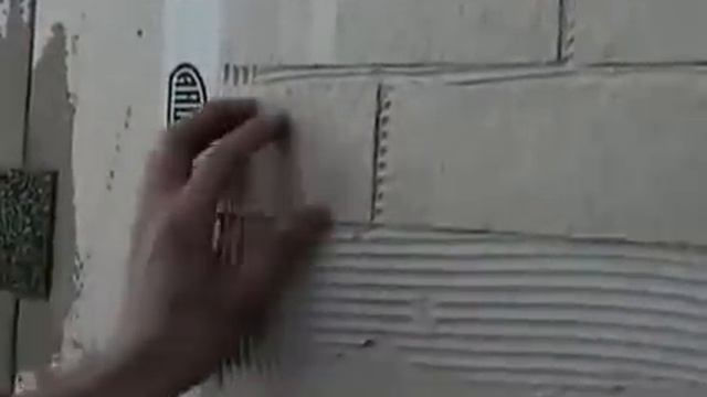 Как правильно клеить декоративную плитку с фактурой ПОД КИРПИЧ смотреть онлайн