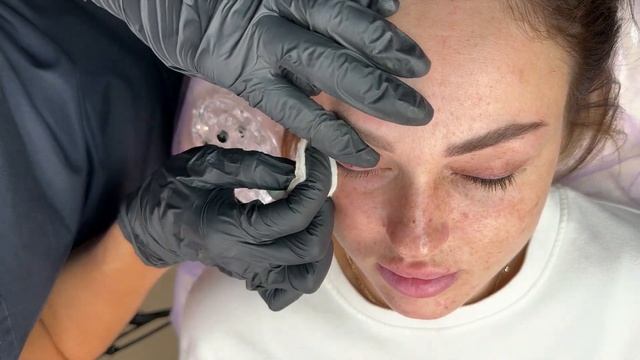 Татуаж век карандашная стрелочка - подробный мастер класс /Бесплатное обучение перманентному макияж смотреть онлайн