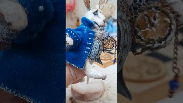 Ватная ёлочная игрушка Белый кролик. По мотивам книги Льюиса Кэрролла "Алиса в Стране чудес" смотреть онлайн