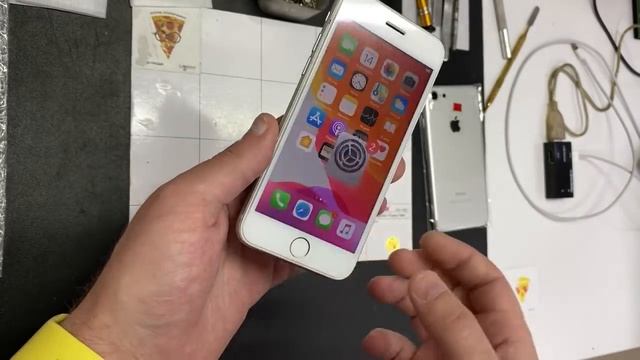 Почему играет один динамик на iPhone смотреть онлайн