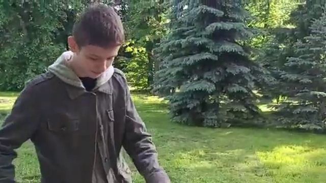 Я был днём в сквере мира.Катался на самокате смотреть онлайн