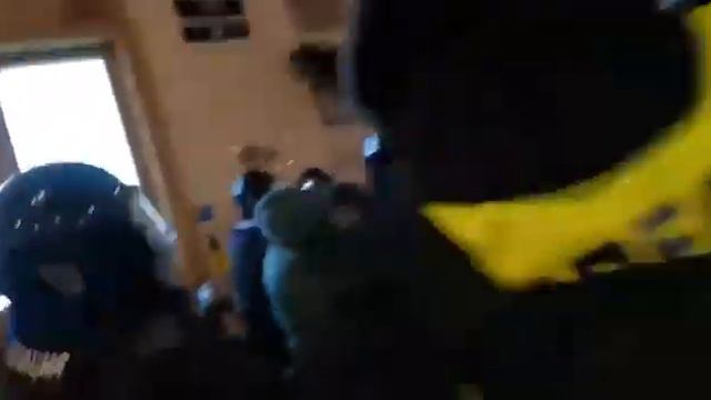 В Питере пустили в ход не только дубинки, но и электрошокеры