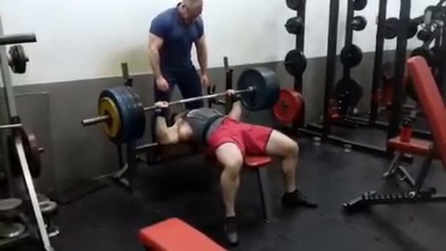 Жим лёжа Дмитрий Воротынцев 200 кг на 4) The bench press Dmitry Vorotyntsev 200 kg for 4) смотреть онлайн
