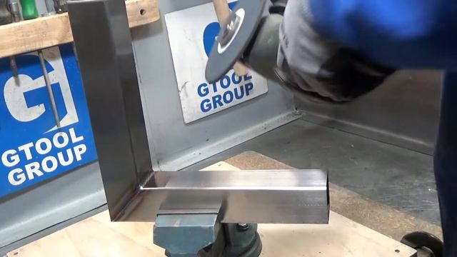 Зачистка сварного шва в углу на нержавейке. смотреть онлайн