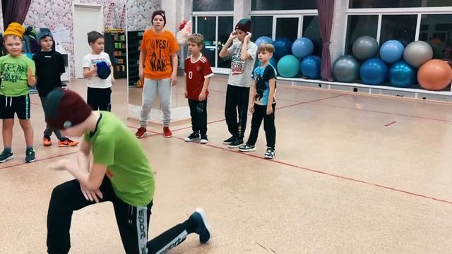 ДЖЕМ В ТАНЦЕВАЛЬНОЙ СТУДИИ "ФРИЗ" // Старшая группа / смотреть онлайн