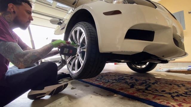 E92 BMW M3 - Quarantine Spring Clean and Wheel Swap! смотреть онлайн