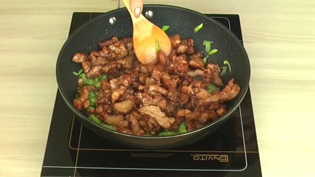 Свинина в соусе хойсин с жареными огурцами и фунчозой смотреть онлайн