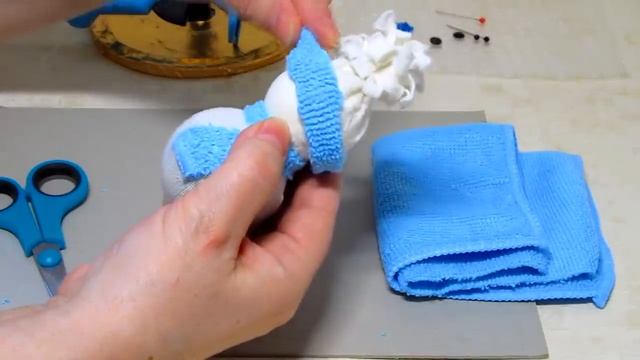 Снеговик из носка. Новогодние поделки своими руками. смотреть онлайн