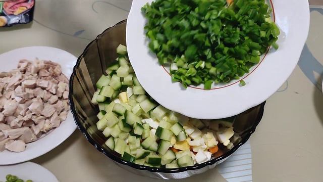 Праздничный Салат Оливье с Курицей, Без Картошки! смотреть онлайн