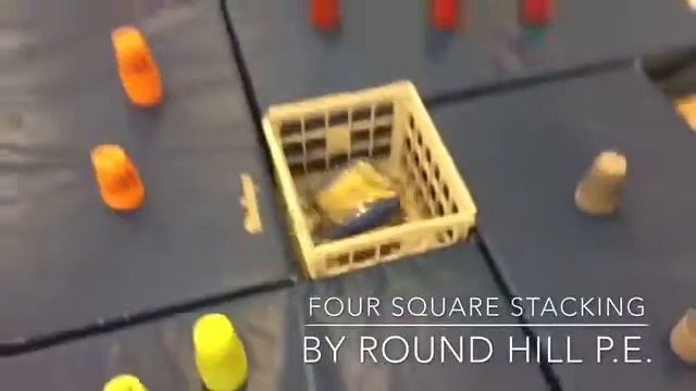 Four Corners Cup Stacking Game смотреть онлайн