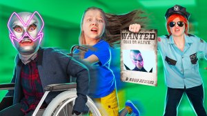 БРАЖНИК НА ПЕНСИИ! КСЮША СКАУТ заботиться об ЗЛОДЕЕ В СТАРОСТИ!