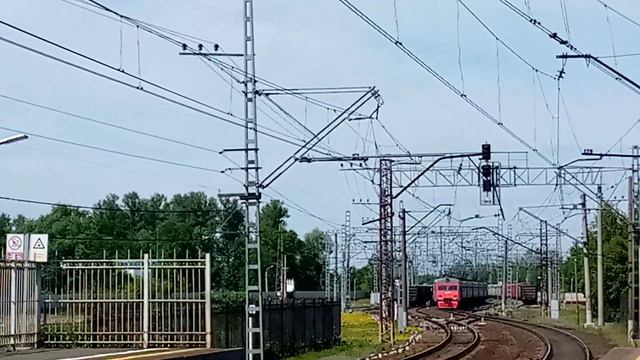Электропоезд эт2м-047 До станции Санкт-Петербург и Скоростной Электропоезд Сапсан эвс1-17 Колпино смотреть онлайн