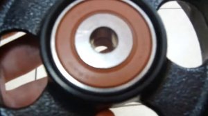 Оригинальный обводной ролик приводного ремня на Toyota RAV4