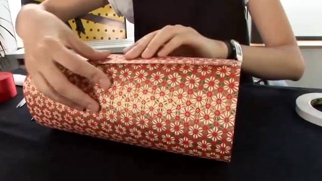 How To Gift Wrap A Circular Object смотреть онлайн