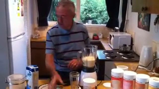 How to Take Your Herbalife Shake смотреть онлайн