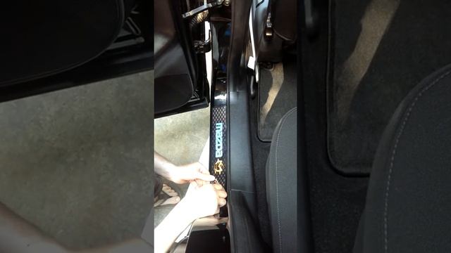 Монтаж наклеек на пороги смотреть онлайн