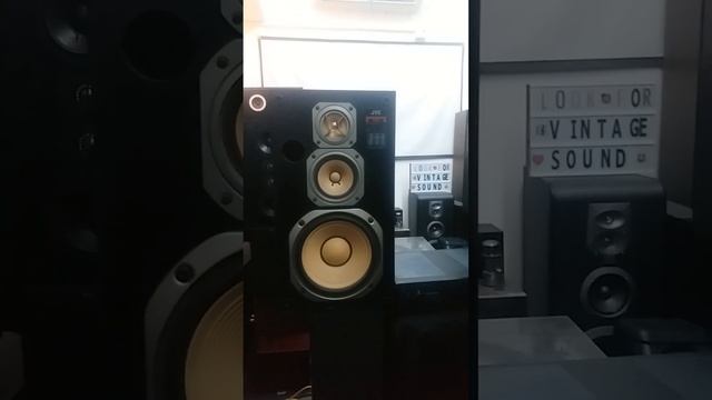 Vintage JVC spx5 250mm bass driver speakers(Made in Japan)&AR a03 integrated amplifier (made in USA смотреть онлайн