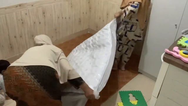 Malam Pertama?? Kasur In The Box?? смотреть онлайн