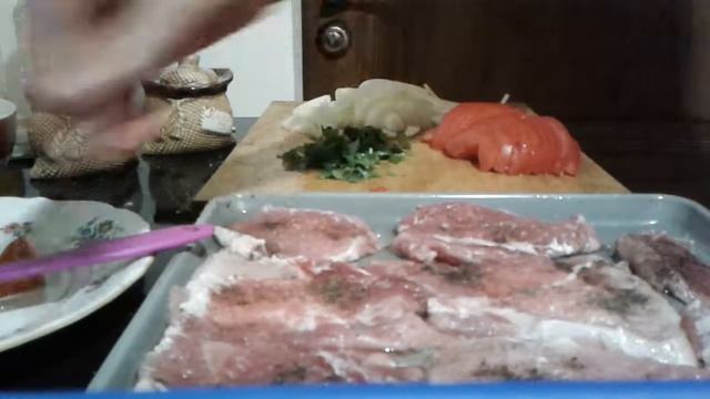 Мясо в духовке под шубой-мясо по французски. смотреть онлайн