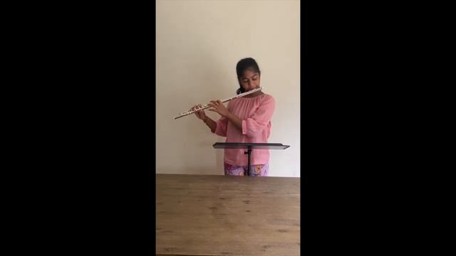 Reviewing three Yamaha Flutes смотреть онлайн
