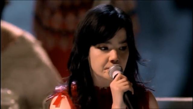 Bjork - Hyperballad live HQ смотреть онлайн
