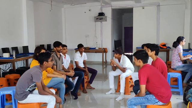 Debate 1 - Does Homework Promote Learning ? - Seniors (Batch 1) смотреть онлайн
