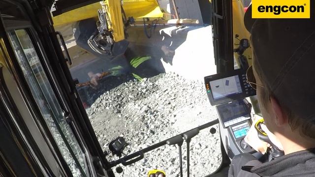Komatsu HB 215LC Hybrid with engcon Tiltrotator смотреть онлайн