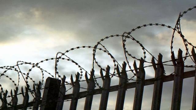 Как здороваться при входе в камеру? смотреть онлайн