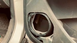 Установка акустического подиума на Nissan Almera