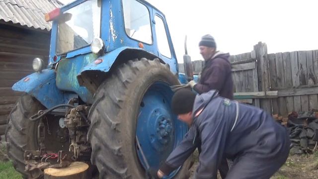 МТЗ замена заднего ската смотреть онлайн