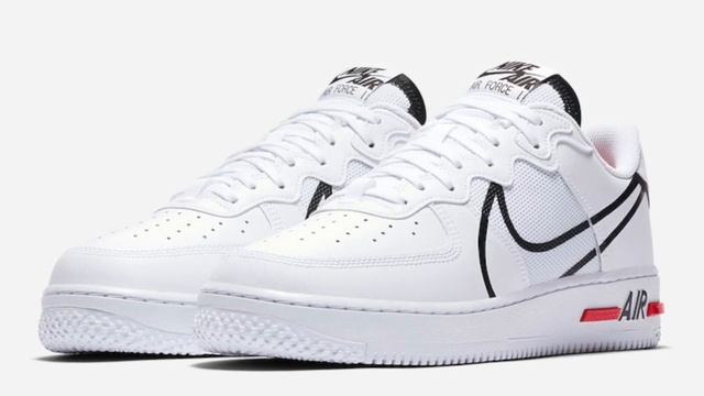 QUICK LOOK AT THE NIKE AIR FORCE 1 REACT смотреть онлайн