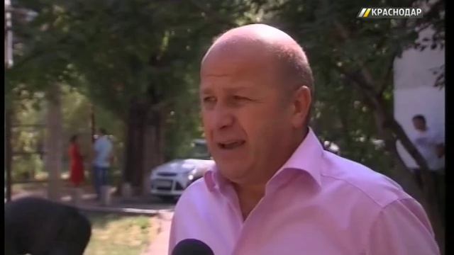 В Краснодаре снесли детскую площадку смотреть онлайн