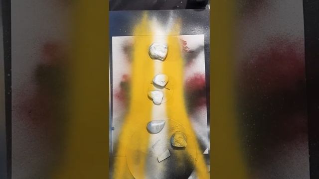 #Shorts - Аэрозольный рисунок движущейся Галактики с тремя планетами