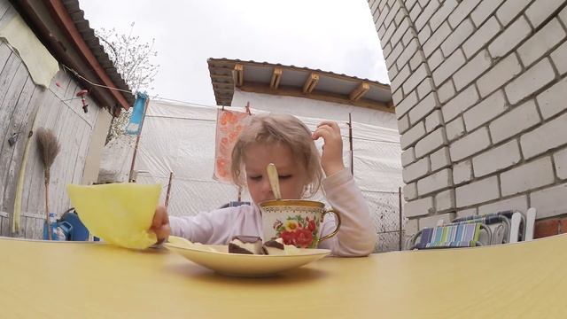 Как Кира отдыхает у бабушки смотреть онлайн