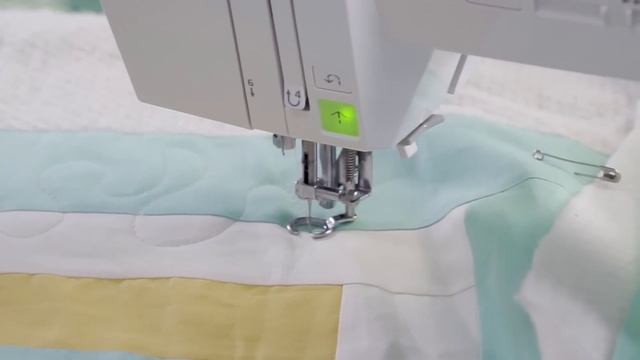 Learn How to Make a Quilt - Free Motion Quilting for Beginners | Fat Quarter Shop смотреть онлайн