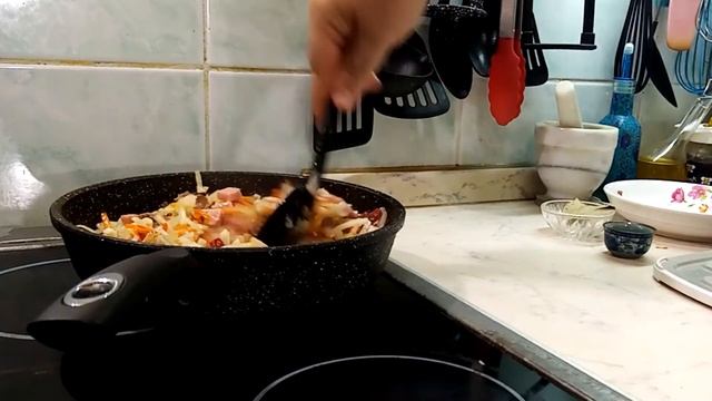 Густой мясной суп в горшочке (мужская похлебка).